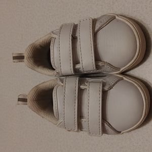 COPY - Girls New Tennis shoes size 3